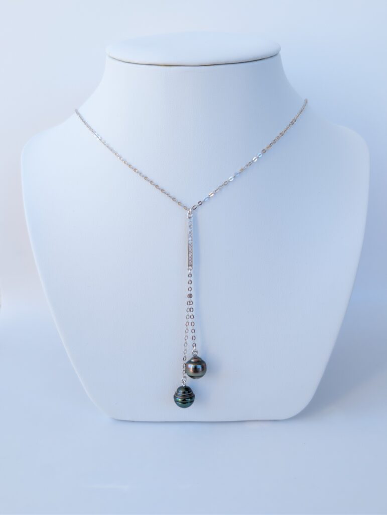 Collier argent rhodié – Deux perles de Tahiti et zirconium
