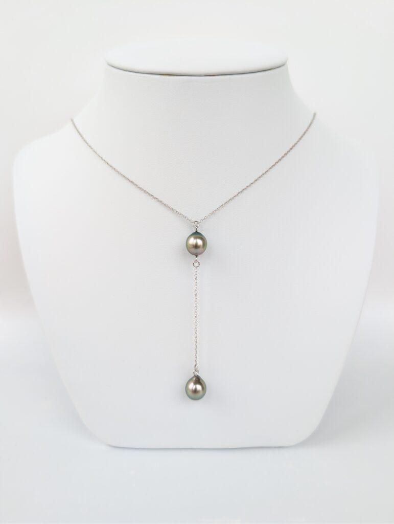 Collier argent rhodié – Deux perles de Tahiti gouttes